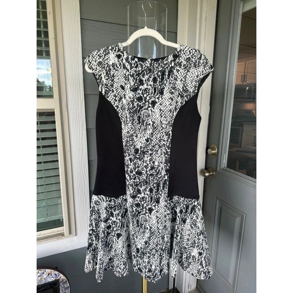 Ted Baker Lori Snake Print Jacquard Skater Dress with Contrasting Sides Size 4